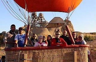 Emirdağlı kadınlar sıcak hava balonuyla Frigya’yı...