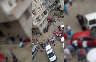 Eniştesini silahla vurdu, kardeşine silahı vererek...