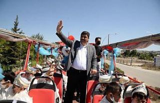 Erkekliğe ilk adımı atıp, doyasıya eğlendiler