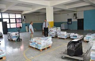 Erzincan’da ücretsiz ders kitabı dağıtımı...