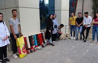 Eski su borularından sokak hayvanları için su ve...