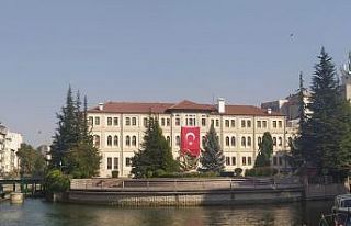 Eskişehir bayraklarla donatıldı