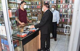 Esnafın taleplerini dinledi, vatandaşla dertleşti