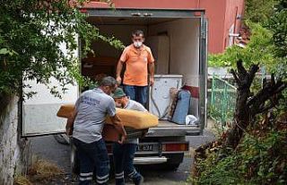 Evi yanan aileye yardım eli uzandı