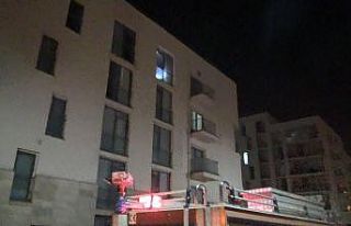Evini ateşe verdi, kapıyı kilitleyip gitti