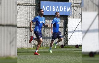 Fenerbahçe’de Burak Kapacak ilk antrenmanına çıktı