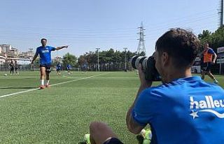 Fenerbahçe’de Mesut Özil foto muhabirlik yaptı