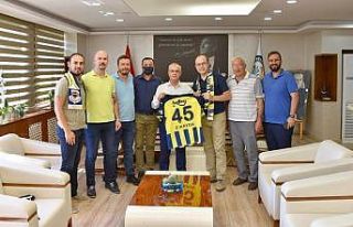 Fenerbahçeliler Derneğinden Başkan Kayda’ya forma...