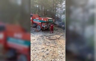 Finike’de ormanlık alanda çıkan yangın kontrol...