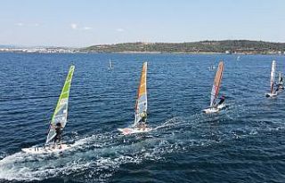 Galatasaray’ın sörfçü gençleri Cunda’da