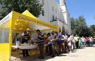 Gaziantep’te aşure dağıtımı başladı