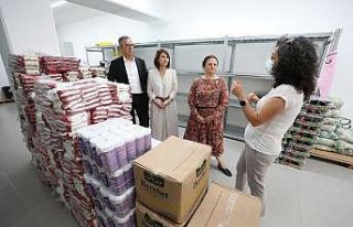 Gaziemir’in "iyilik merkezi" sosyal market...