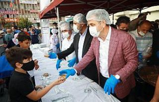 Gaziosmanpaşa Belediyesi vatandaşlara 3 ton aşure...
