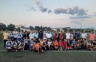 Gediz’de futbol turnuvası düzenlendi