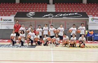 Geleceğin basketbolcuları Aliağa’da yetişiyor