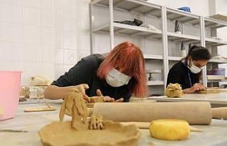 Geleceğin şefleri yemeklerin tabanlığını kendileri...