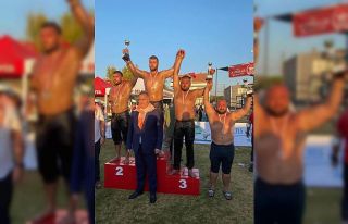 Genç güreşçi Temel madalya ile döndü