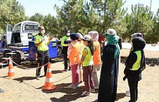 Genç KOMEK öğrencileri yaz kamplarında deneyim...