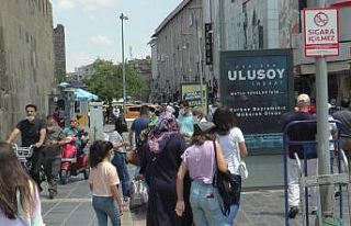 Gurbetçiler esnafın işlerine hareket getirdi