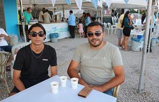 Gurbetçiler, Kapıkule’den güler yüz ve ikramlarla...