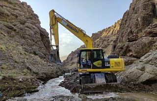 Gürpınar Belediyesi yaylada mahsur kalan vatandaşları...