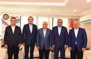 HAK-İŞ: "Bu büyük zafer, tarihe gömülmek...