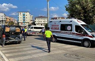 Halk otobüsü minibüsle çarpıştı: 1 yaralı