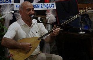 Halk ozanı aşıklar, saz ve sözleri ile vatan ve...