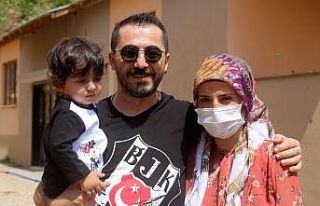 Hayata dönen anne ve bebeğine birinci yıl sürprizi