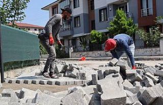 Hem bakım-onarım hem yeni kaldırım yapılıyor