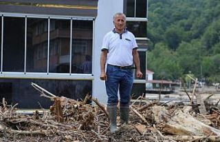 Hem kızlarını ve torunlarını, hem de 6 kişilik...