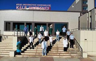 Herkes tatilde, onlar korona virüs savaşında