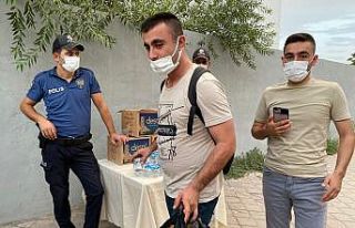 Iğdır Emniyetinden vatandaşlara su ikramı