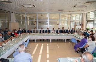 İl Emniyet Müdürü Mehmet Şahne, muhtarlarla bir...