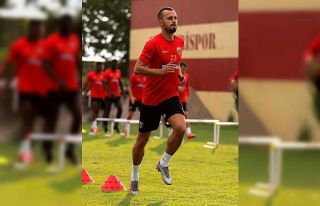 İlhan Parlak ilk maçta yok