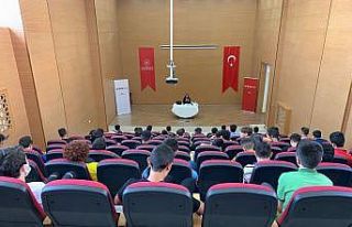 İmam hatipli öğrencilere “Yunus Emre ve Ahlat”...