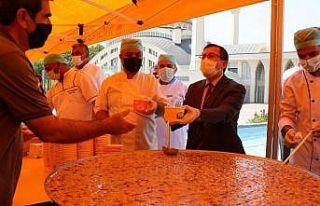 İnönü Üniversitesi’nde Aşure ikramı