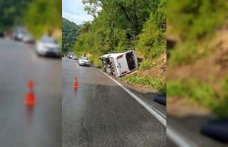 İşçi servisi devrildi; 6 yaralı