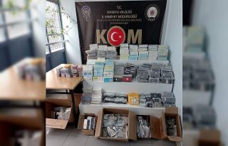 Isparta’da 2 bin 389 adet gümrük kaçağı cep...