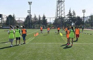 Isparta’da 70 sporcunun katıldığı yaz futbol...
