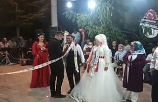 Isparta’da arkadaşlarından damada üzerinde 2...