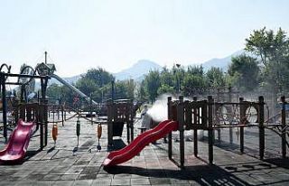 Isparta’da parklar ve çocuk oyun alanları temizleniyor,...