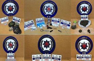 İzmir polisi, zehir tacirlerine göz açtırmıyor:...