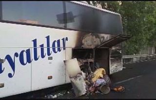 İzmir’de yolcu otobüsü alev aldı, faciadan dönüldü