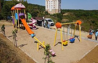 İzmit’te parklar tek tek yenileniyor