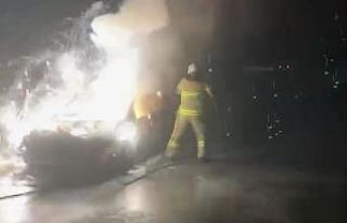 İznik’te otomobil alev alev yandı
