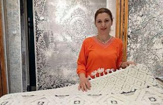 Kadınlar artık evde yıkanabilir halıları tercih...