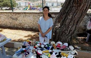 Kadınlar dolgu bebeklerin satışıyla aile ekonomilerine...