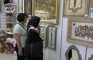 Kadınların el emeğinin satıldığı ’Emek Bahçesi’ne...