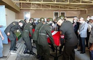 Kalp krizi sonucu hayatını kaybeden asker son yolculuğuna...